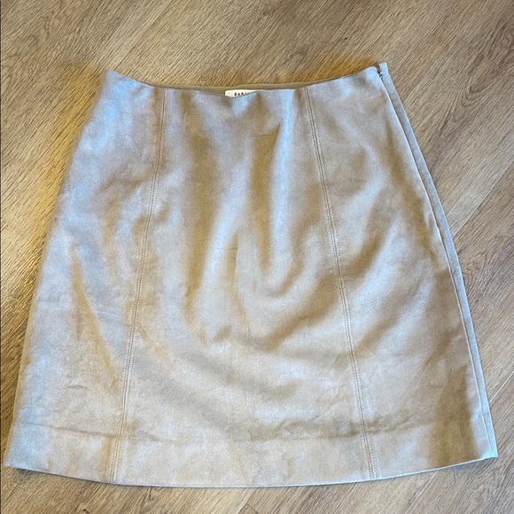 Babaton Suede Mini Skirt - Picture 1 of 4